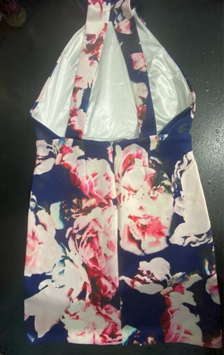 Vestido floral escote espalda