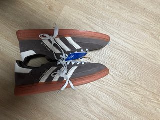 Adidas Spezial Talla 44 con etiquetas
