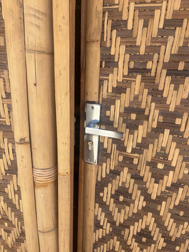 CASITA DE BAMBÚ Y CAÑA NATURAL ARTESANAL Indonesia