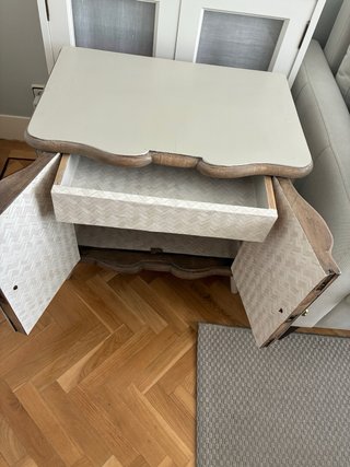 Mesilla vintage restaurada beige y oro