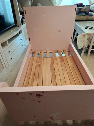Cama infantil rosa Ikea