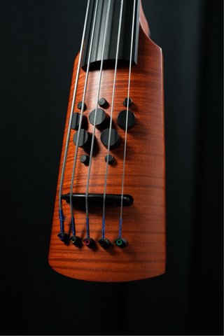 NS Design CR5 OmniBass + funda + trípode + correa