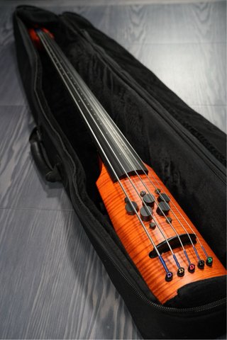 NS Design CR5 OmniBass + funda + trípode + correa