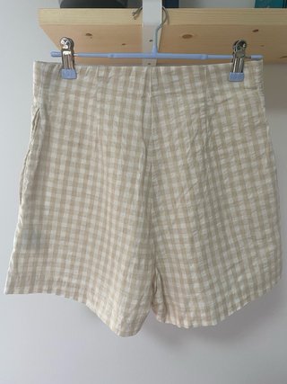 Shorts cuadros H&M beige y blanco