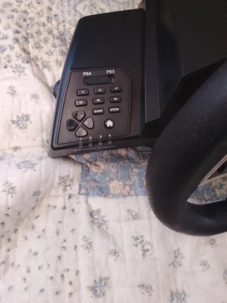 Volante Thrustmaster PS4 con Pedales