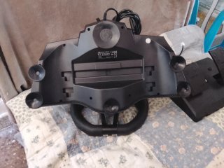 Volante Thrustmaster PS4 con Pedales