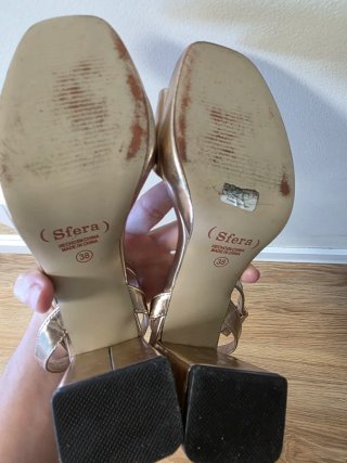 Sandalias tacón Sfera doradas talla 38