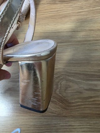 Sandalias tacón Sfera doradas talla 38
