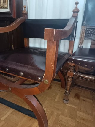 Butaca de piel y madera