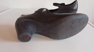 Zapatos de piel con tacón negros