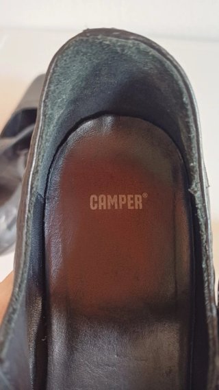 Zapatos de piel con tacón negros