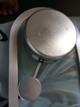 Reloj de mesa elegante con péndulo