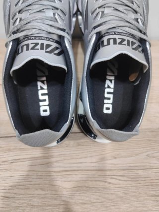 Zapatillas wave prophecy morelia neo silver 42,5