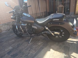 Keeway Cruiser Marrón y Negra