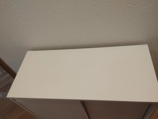 Zapatero blanco con puertas correderas