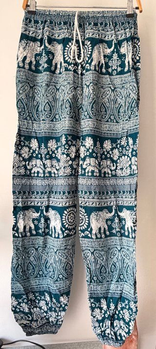 Pantalón tela ligera estampado elefantes