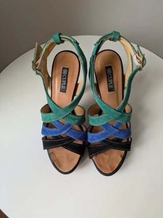 Sandalias de piel con tacón alto