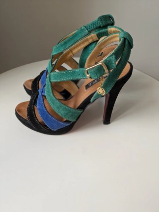 Sandalias de piel con tacón alto
