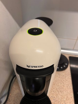 Cafetera Nespresso Vertuo C + Aeroccino
