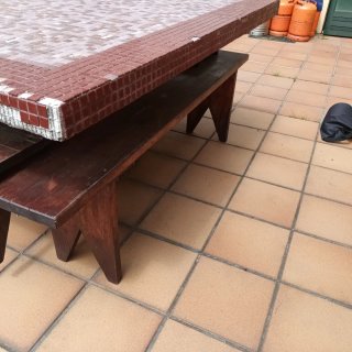 Banco rústico de madera artesanal