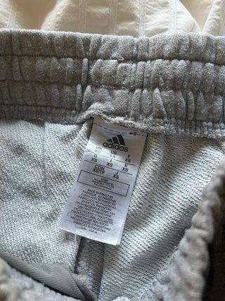 Pantalón de chándal Adidas gris