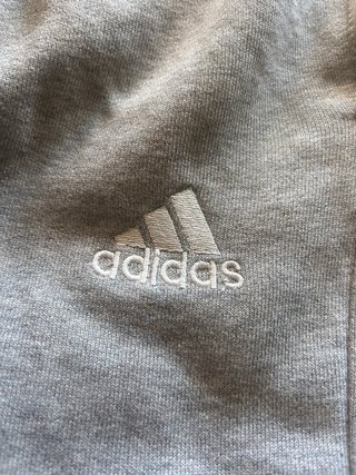 Pantalón de chándal Adidas gris