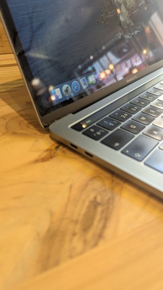 MacBook Pro i7 2.8GHz 16GB RAM -pantalla defectuos