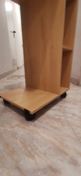 Mesita auxiliar roble con ruedas