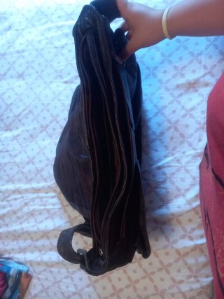 Bolso de cuero negro