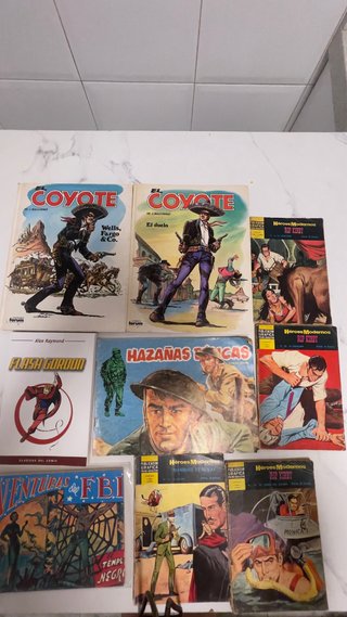 LOTE DE 9 CÓMICS