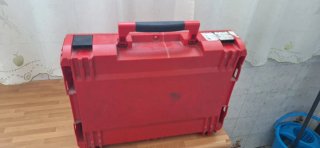 Majina taladro com 2 baterías y cargador.