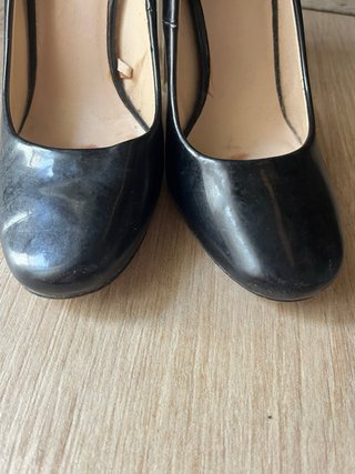Zapatos negros charol tacón transparente