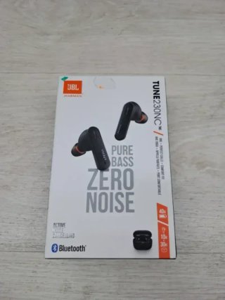 Auriculares inalámbricos JBL Tune 230 NC TWS