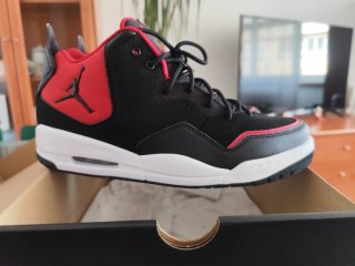 Zapatillas Jordan Talla 43 Negras y Rojas