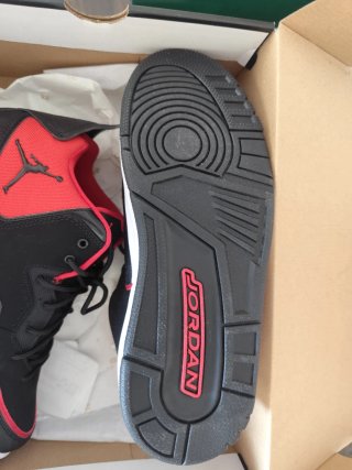 Zapatillas Jordan Talla 43 Negras y Rojas