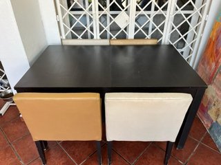 Mesa comedor y 4 sillas piel