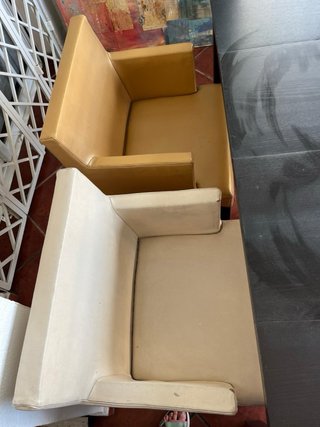 Mesa comedor y 4 sillas piel