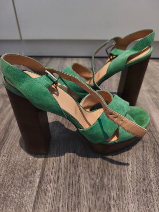 Sandalias de tacón verdes