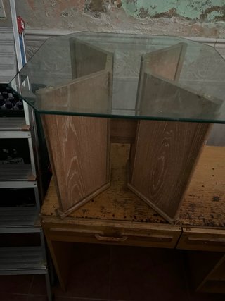 Mesa auxiliar cristal y madera