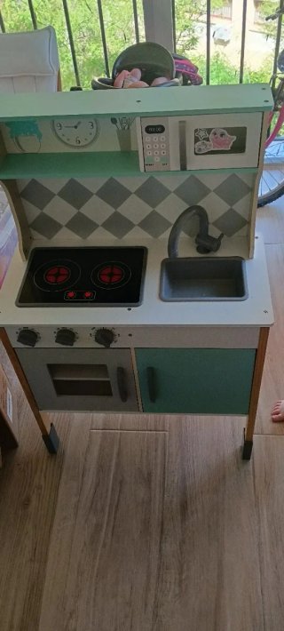 Cocinita de juguete de madera