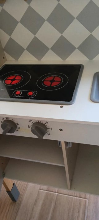 Cocinita de juguete de madera