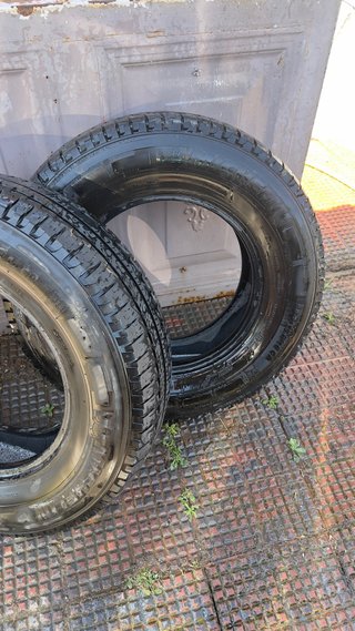 Neumático Michelin 225/75 R16 91V