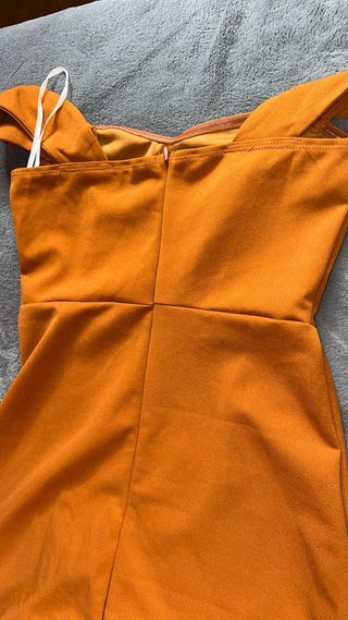 Vestido largo naranja óxido con abertura