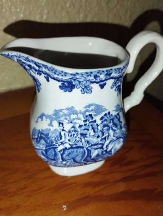 Azucarero y lechera Churchill porcelana