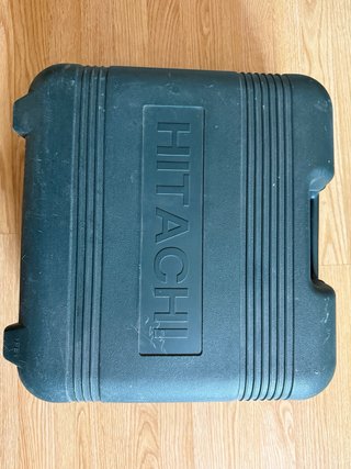 Fresadora Hitachi M12V2
