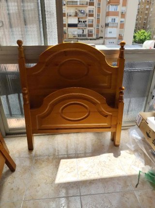Cabecero de madera estilo clásico