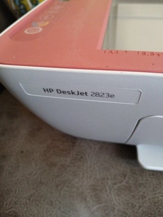 Impresora HP Deskjet 2823e Rosa y Blanca