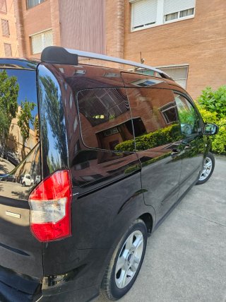 Ford E-Tourneo Courier 2018