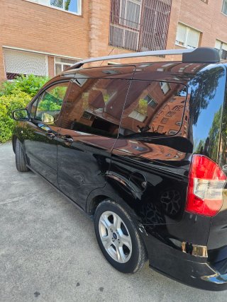 Ford E-Tourneo Courier 2018