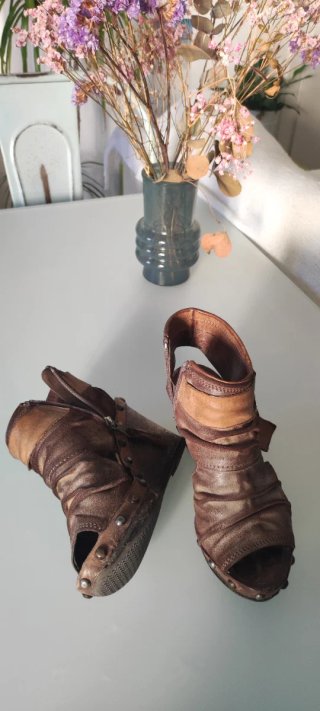 Sandalias de piel con plataforma